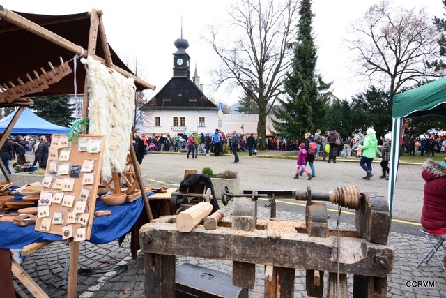 Valašský mikulášský jarmek ve Valašských Kloboukách přitahuje tisíce návštěvníků